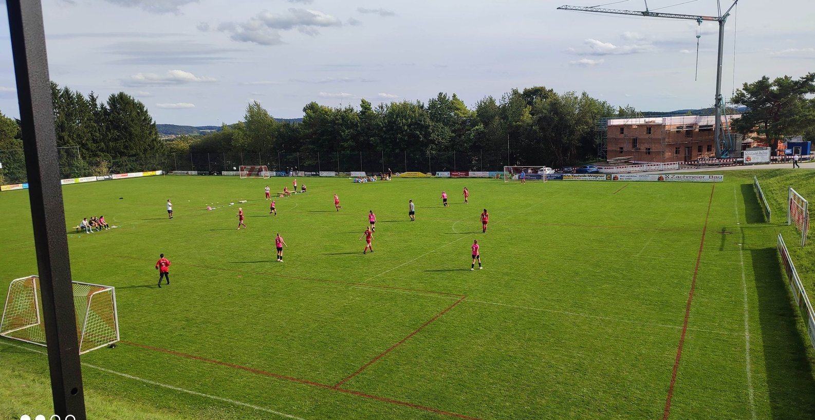 Hauptfeld am Sportgelände Hörmannsdorf