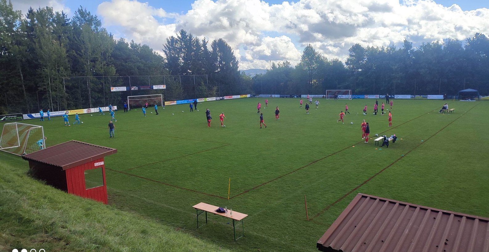 Sportplatz Hörmannsdorf mit Spielbetrieb