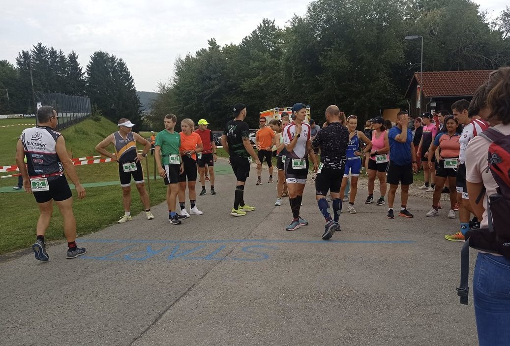 Läuferinnen und Läufer vor dem Start